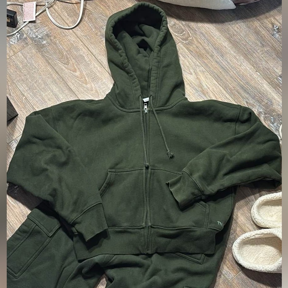 Aritzia Green Sweatsuit